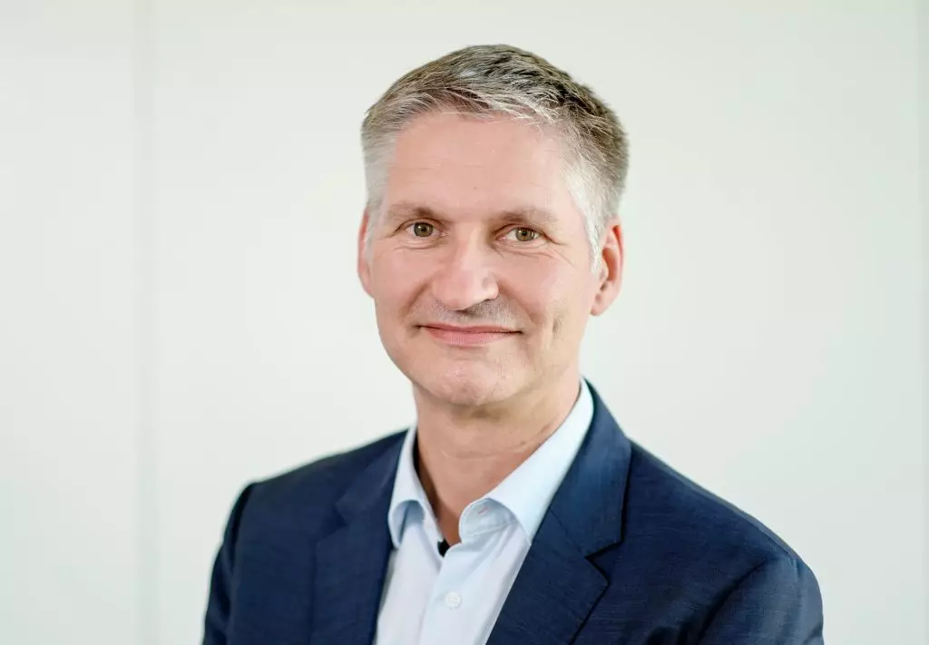 Dr. Alexander Marinos